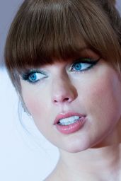 Taylor Swift - MTV Europe Music Awards 2022 in Duesseldorf