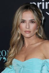 Zoey Deutch    Something From Tiffany s  Premiere in Los Angeles 11 29 2022   - 38