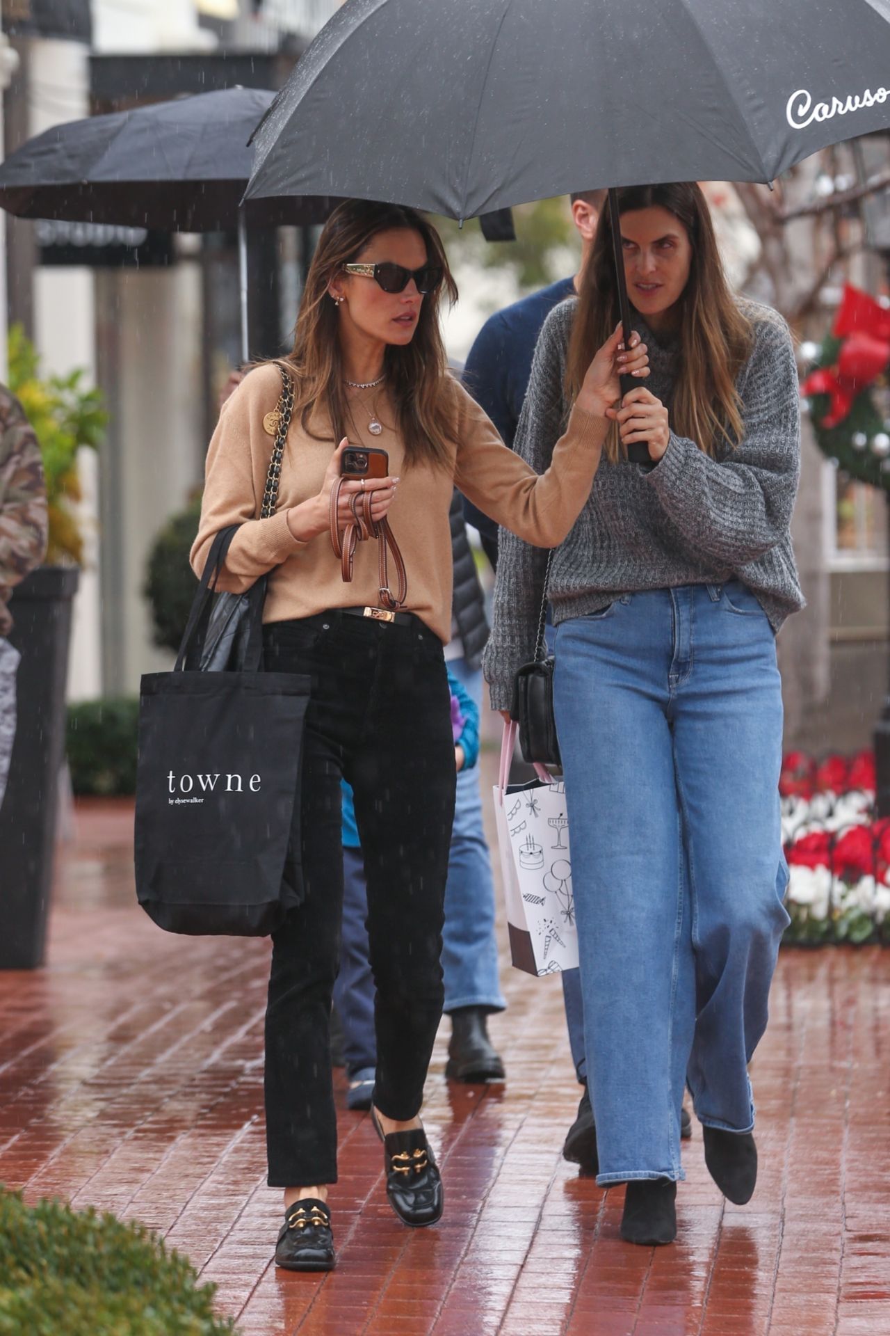 Alessandra Ambrosio Pacific Palisades December 27, 2022 – Star Style