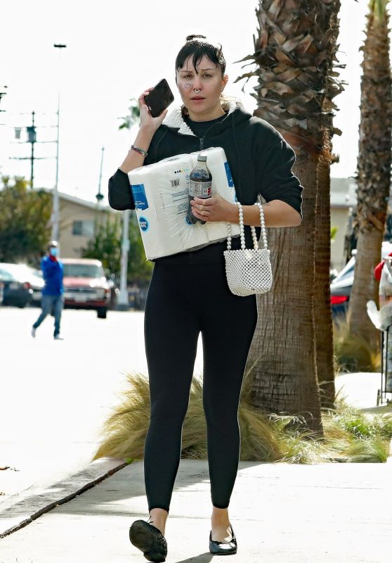 Amanda Bynes - Out in Los Angeles 12/12/2022