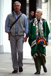 Annie Lennox at the Ivy Restaurant in West Hollywood 12/10/2022