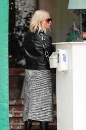 Ashley Benson at the San Vicente Bungalows in West Hollywood 12 17 2022   - 71