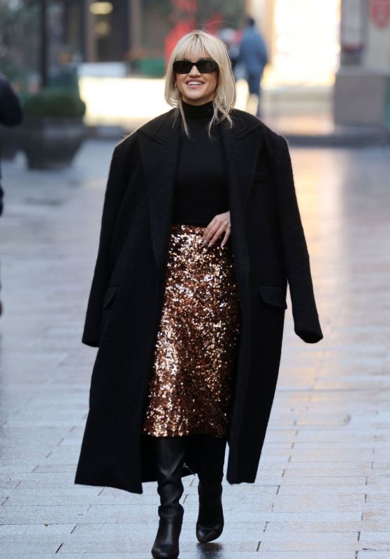Ashley Roberts - Out in London 12/16/2022