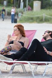 Bella Thorne at the Beach in Miami 12 04 2022   - 75