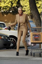Brigitte Nielsen - Shopping in Los Angeles 12/01/2022