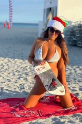 Claudia Romani on the Beach for Christmas in Miami 12/25/2022