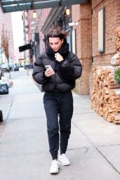 Emily Ratajkowski Street Style - NYC 12/23/2022