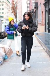 Emily Ratajkowski Street Style - NYC 12/23/2022