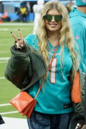 Fergie at the NFL Game Miami Dolphins vs Los Angeles Chargers in Inglewood 12 11 2022   - 54
