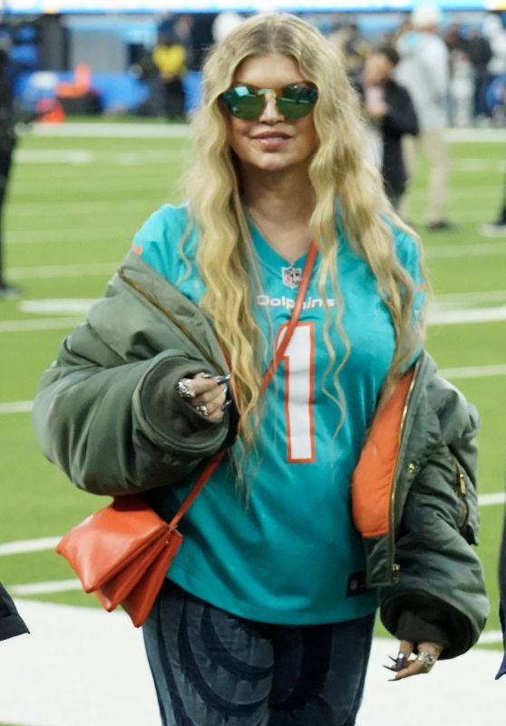 Fergie at the NFL Game Miami Dolphins vs Los Angeles Chargers in Inglewood 12/11/2022