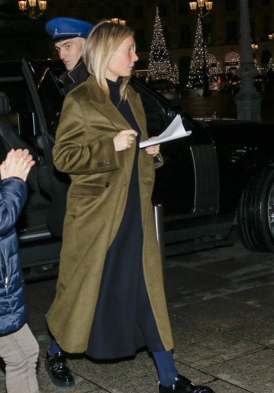 Gwyneth Paltrow - Arriving at Her Hotel in Paris 12/02/2022