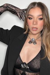 Hailee Steinfeld   Photo Shoot December 2022   - 55