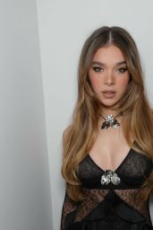 Hailee Steinfeld   Photo Shoot December 2022   - 75