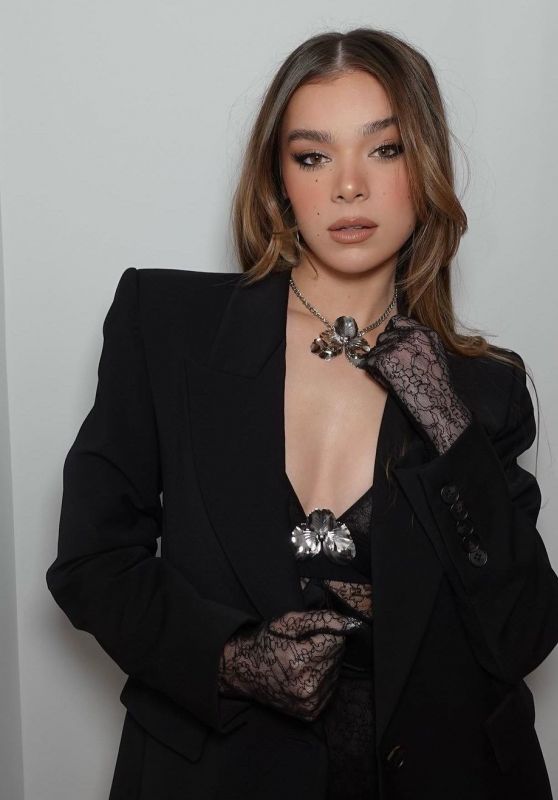 Hailee Steinfeld   Photo Shoot December 2022   - 54