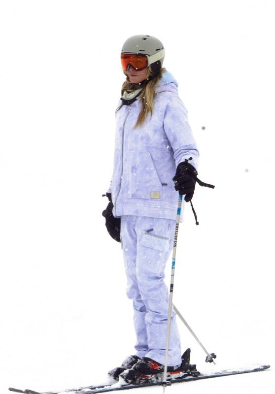 Heidi Klum Hit the Slopes in Aspen 12/28/2022