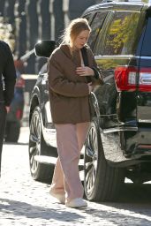 Jennifer Lawrence in Casual Outfit in New York 12/04/2022