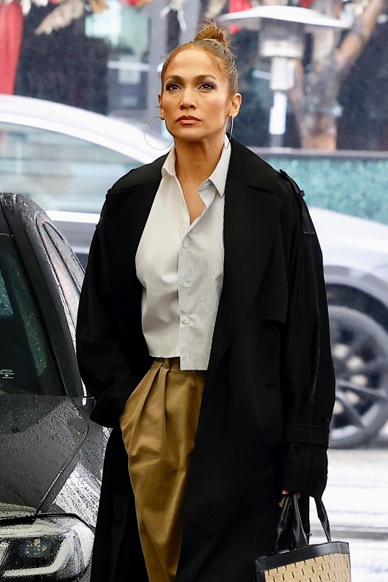 Jennifer Lopez - Out in Beverly Hills 12/02/2022 • CelebMafia