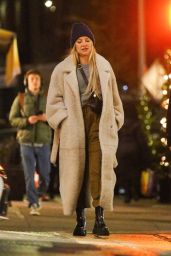 Kate Hudson in a Big Cozy Coat   NYC 12 14 2022   - 24