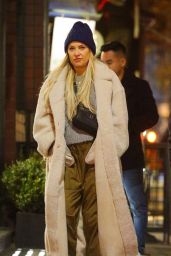 Kate Hudson in a Big Cozy Coat   NYC 12 14 2022   - 8