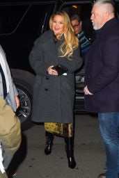 Kate Hudson Wearing a Long Gray Coat and High Heel Boots in NYC 12 12 2022   - 67