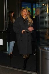 Kate Hudson Wearing a Long Gray Coat and High Heel Boots in NYC 12 12 2022   - 57