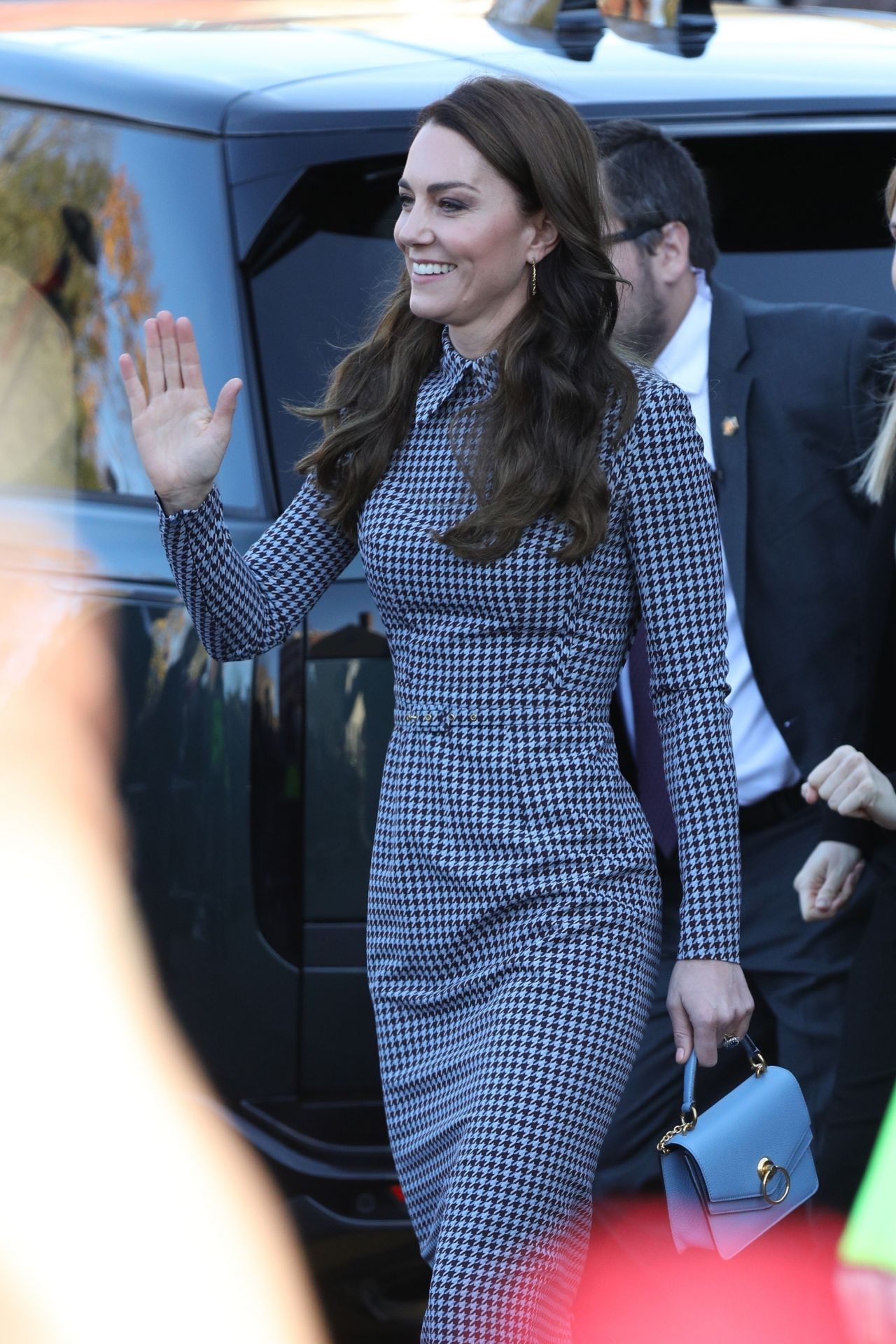 Kate Middleton - Greets Fans in Harvard Square in Cambridge 12/02/2022 ...