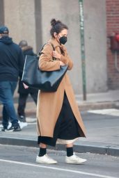 Katie Holmes in Casual Outfit - New York 12/29/2022