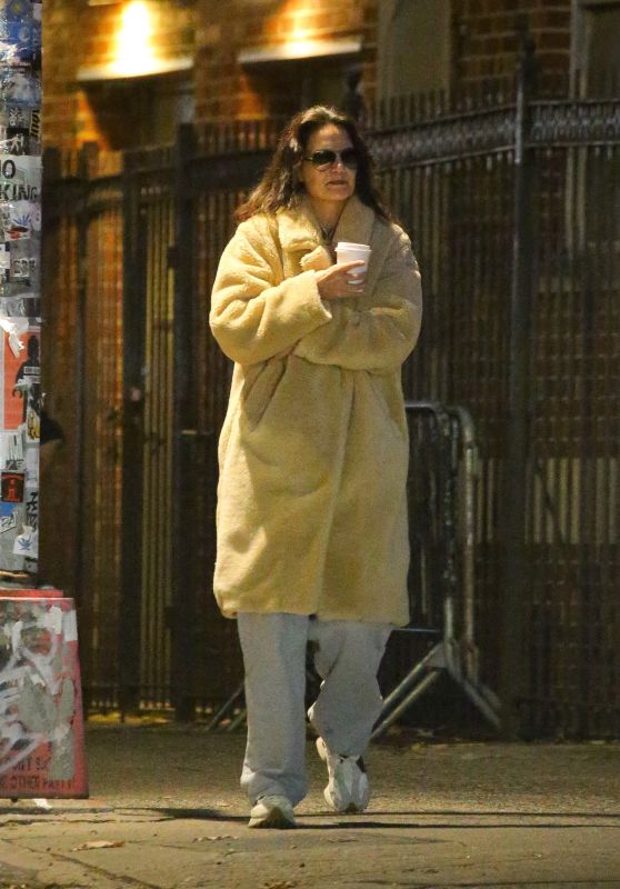 Katie Holmes - Out in NYC 12/13/2022