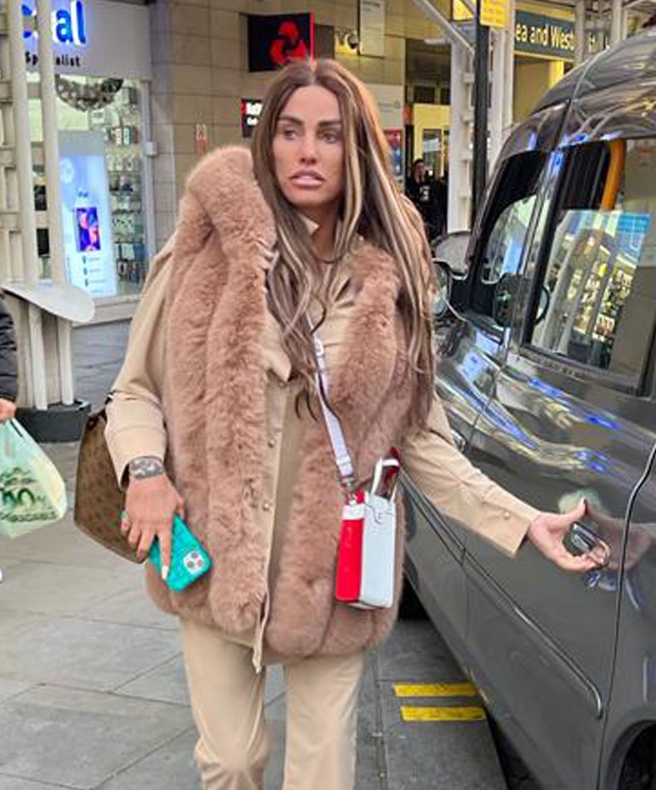 Katie Price - Out in London 11/30/2022 • CelebMafia