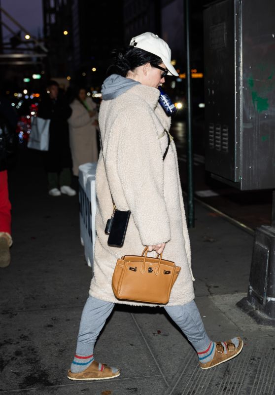 Katy Perry - Out in New York City 12/12/2022