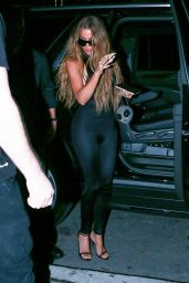 Khloe Kardashian at a Miami Restaurant 12/01/2022