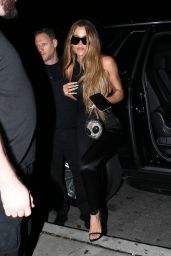 Khloe Kardashian at a Miami Restaurant 12 01 2022   - 63