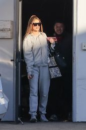 Khloe Kardashian in a Pair of Sweatpants and a Matching Hoodie - LA 12/13/2022