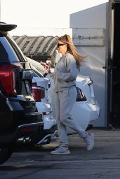 Khloe Kardashian in a Pair of Sweatpants and a Matching Hoodie - LA 12/13/2022
