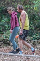 Kristen Bell - Hiking Around the Los Feliz Mountains 12/27/2022