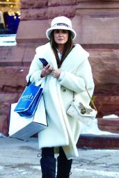 Kyle Richards - Christmas Shopping in Aspen 12/22/2022