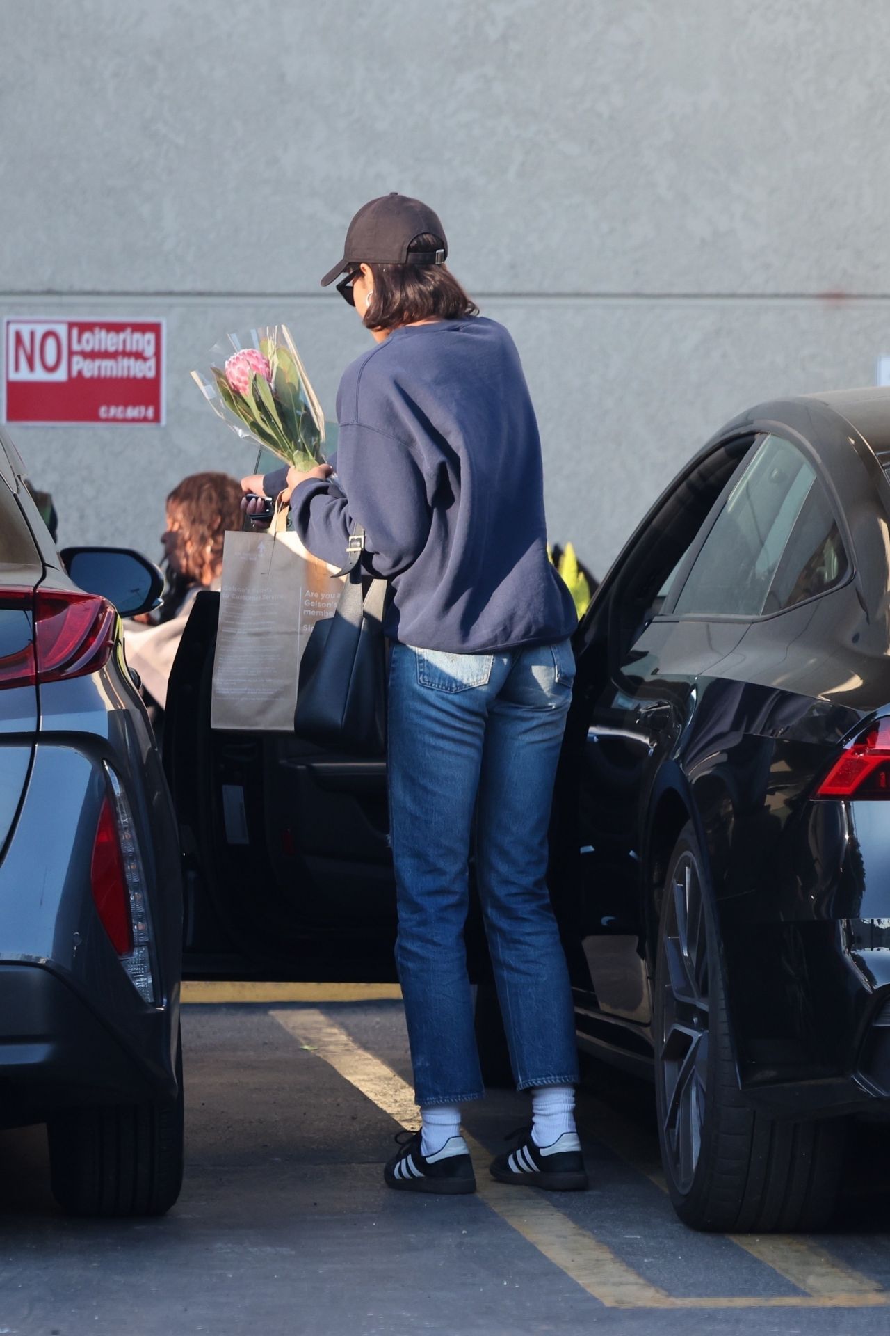 Laura Harrier - Leaving Gelson's in Los Feliz 12/10/2022 • CelebMafia