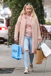 Linda Thompson - Shops at Kitson in Beverly Hills 12/22/2022