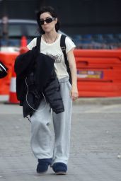 Lisa Origliasso and Jessica Origliasso   The Veronica s Arrive in Perth 12 01 2022   - 83