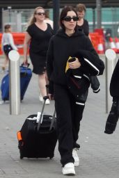 Lisa Origliasso and Jessica Origliasso   The Veronica s Arrive in Perth 12 01 2022   - 66