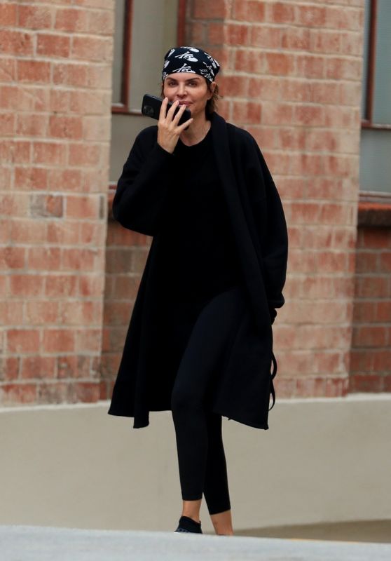 Lisa Rinna in a Black Coat in Los Angeles 12/12/2022