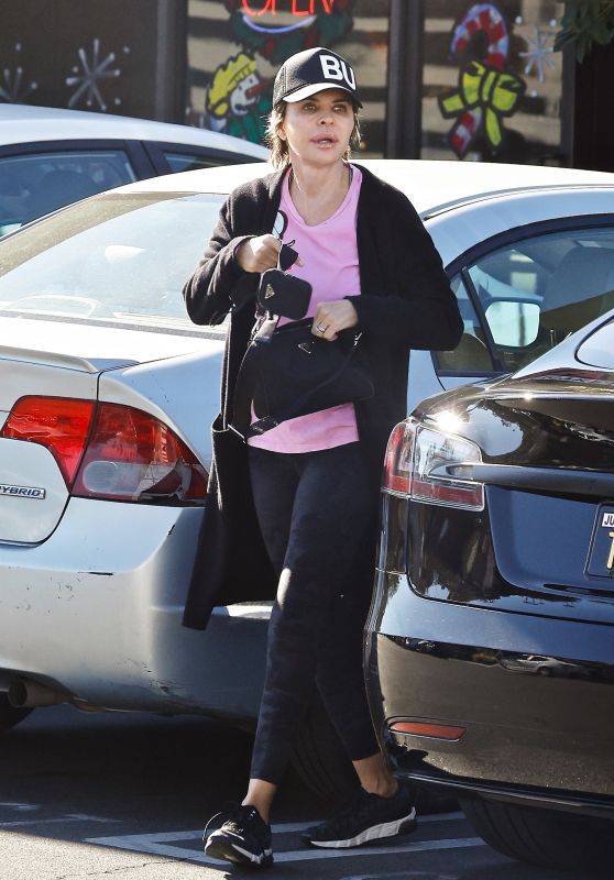 Lisa Rinna - Out in Studio City 12/18/2022