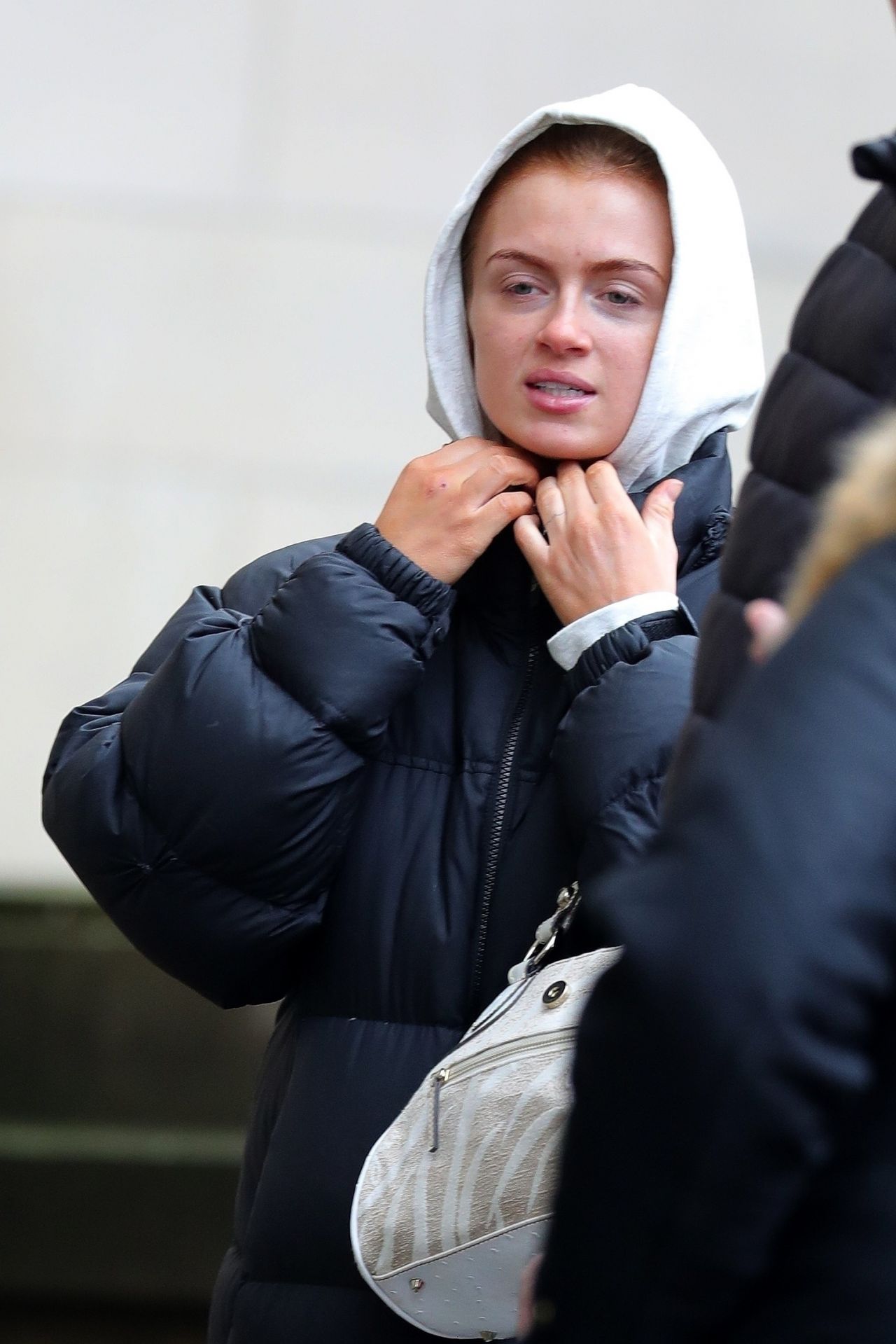 Maisie Smith At Sheffield City Hall 12 11 2022 CelebMafia