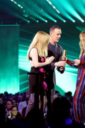 Mckenna Grace - Presenting an Award at the 2022 People