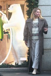 Michelle Hunziker Shopping at Armani Store in Milan 11/30/2022