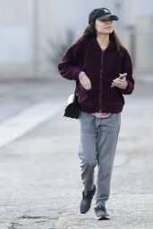 Miranda Cosgrove   Out in Los Angeles 11 30 2022   - 47