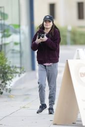 Miranda Cosgrove - Out in Los Angeles 11/30/2022