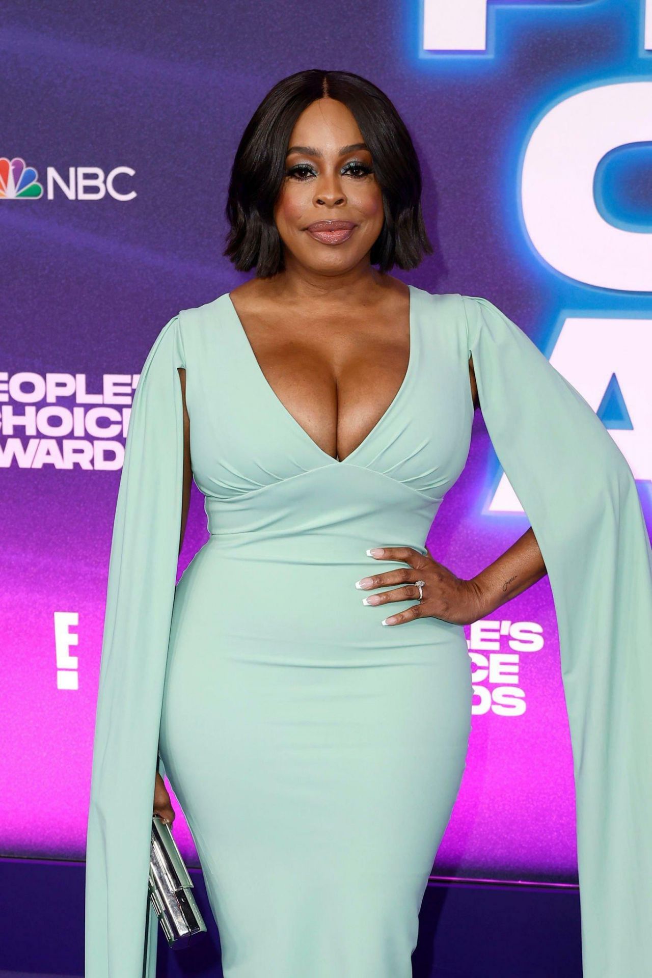 Niecy nash bust size