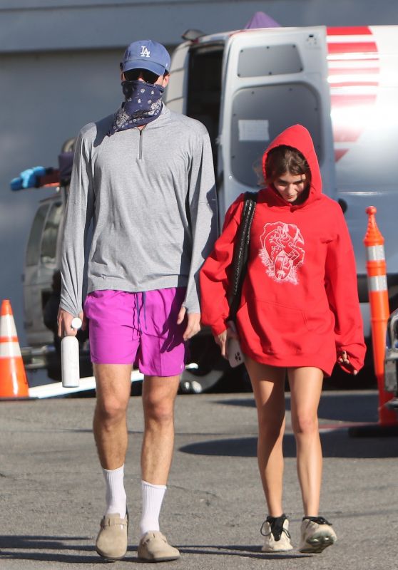 Olivia Jade Giannulli and Jacob Elordi   Out in West Hollywood 12 08 2022   - 72