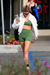 Olivia Jade Giannulli   Leaving Pilates Class on Sunset Blvd 12 17 2022   - 78